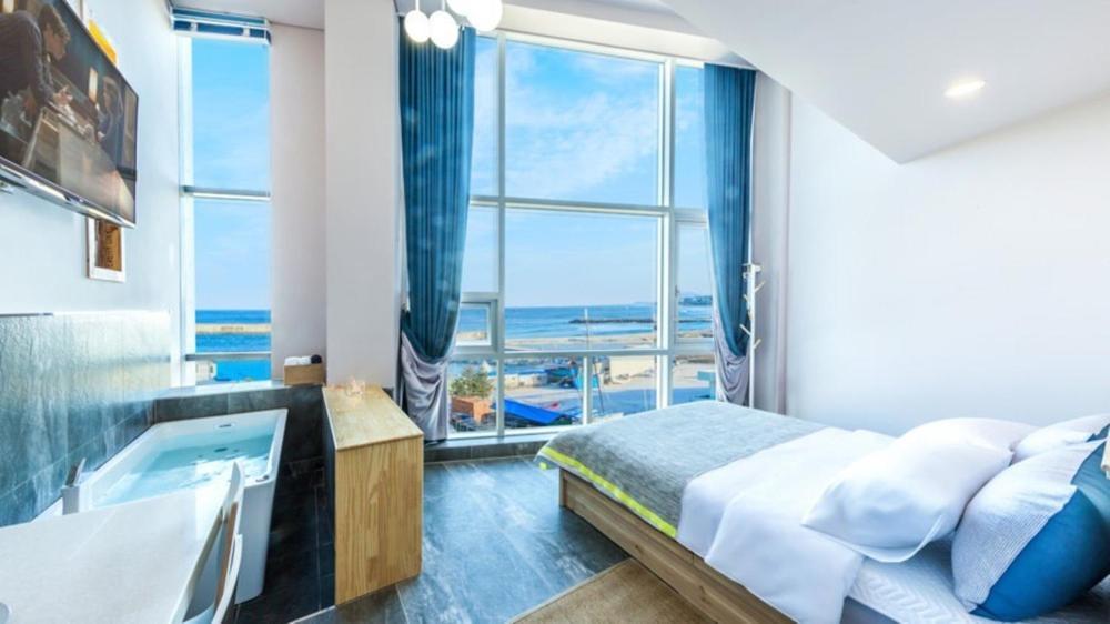 Gangneung Pier 86 Spa Pension Szoba fotó